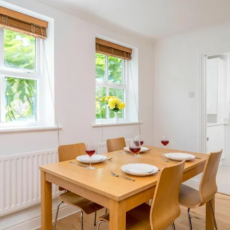 Splendid Apartment Near Vauxhall Tube London Exterior photo